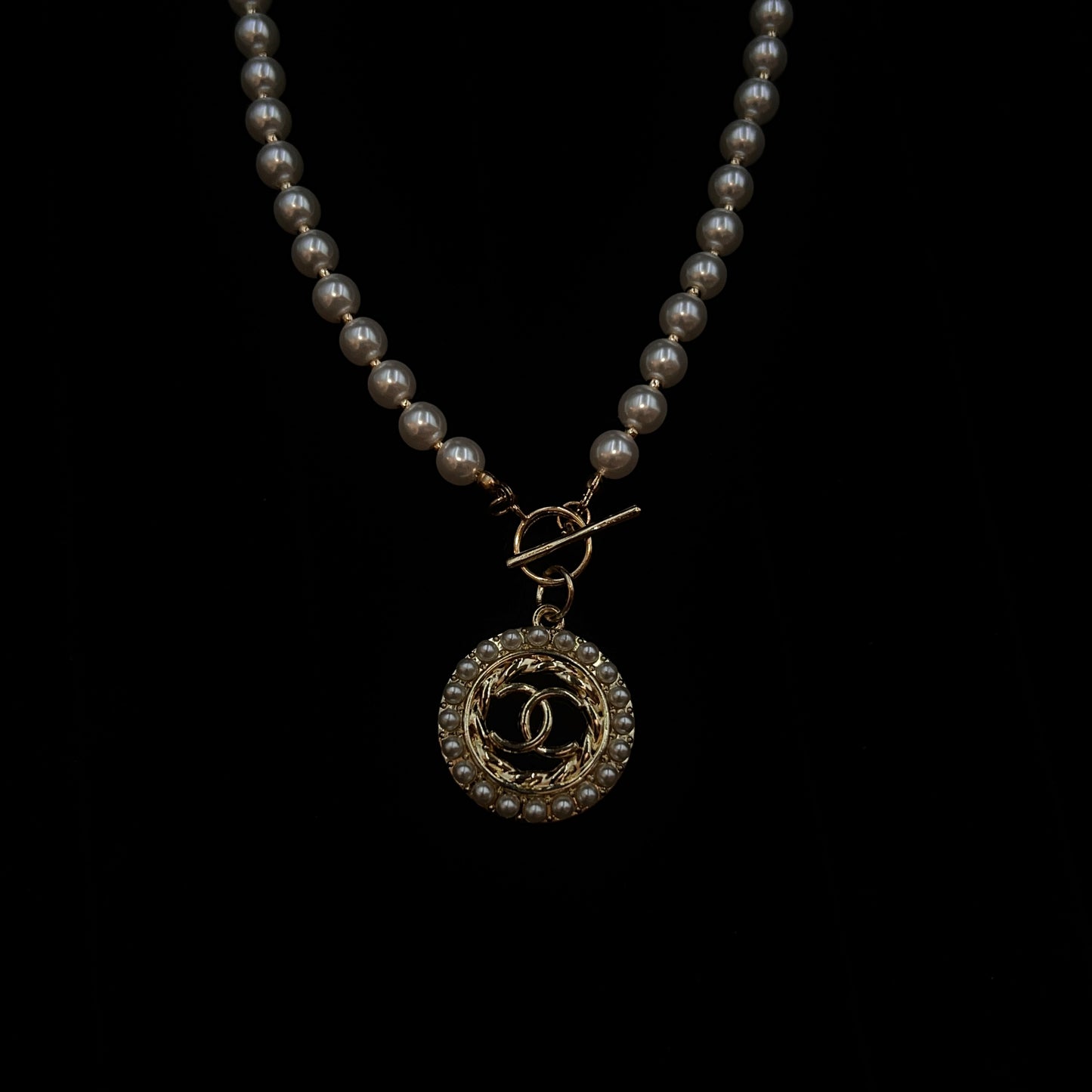 Gold Pearls Chanel hoop pendant Necklace