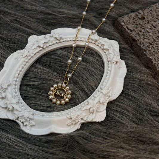 Gold Pearls hoop D pendant Necklace