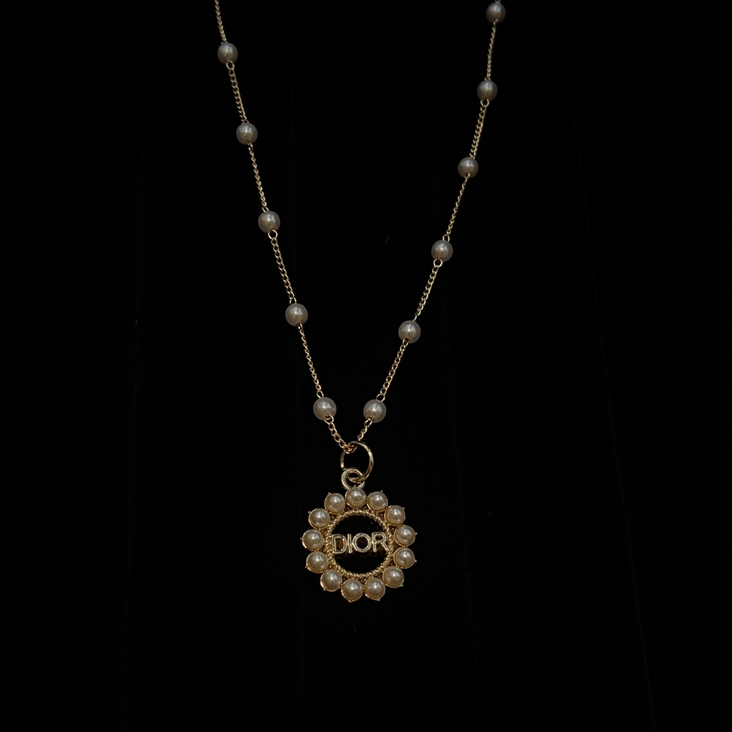 Gold Pearls hoop D pendant Necklace